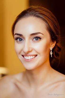 Визажист Яна Ахметова